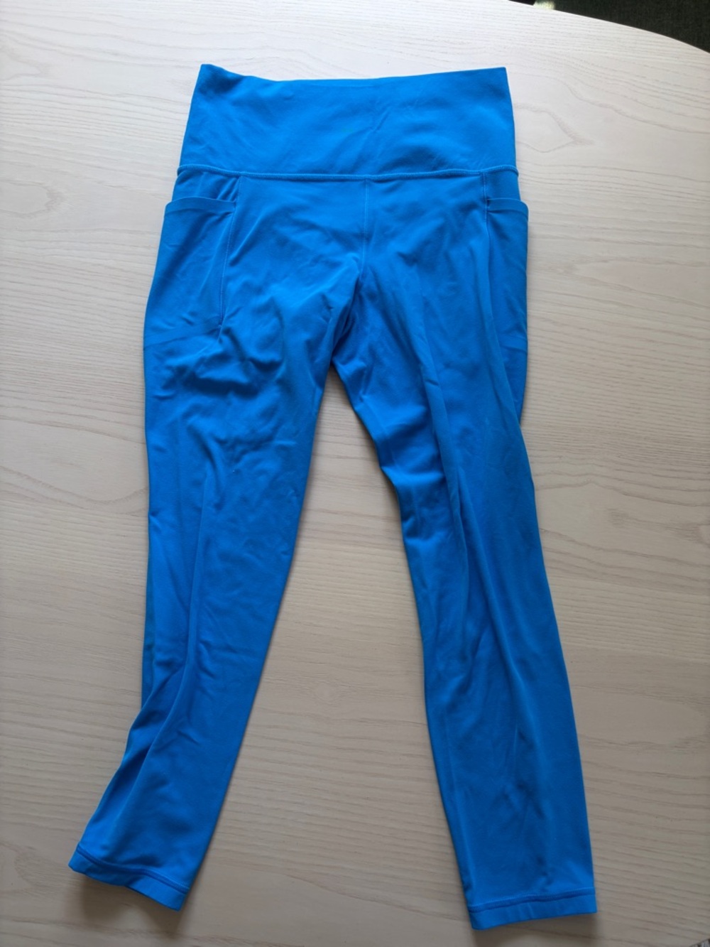 Athleta Salutation Stash High Rise 7/8 leggings